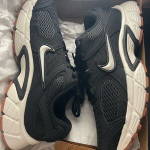 Nike Black and White Running Shoes